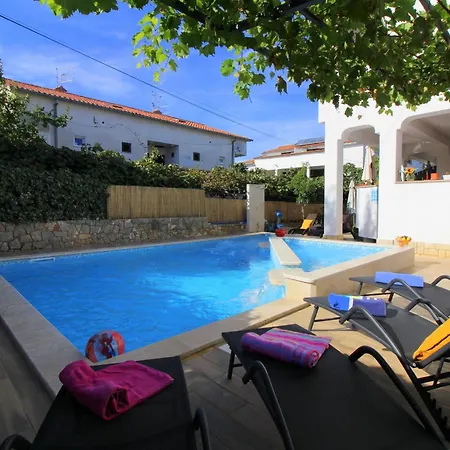 Lili Mit Pool, Grill Und Parkplatz Poreč