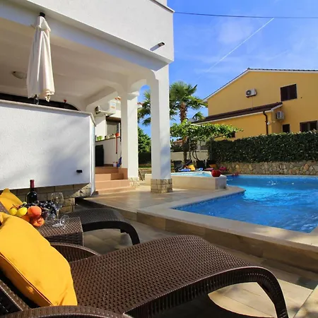 Apartman Lili Mit Pool, Grill Und Parkplatz Poreč