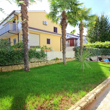 Lili Mit Pool, Grill Und Parkplatz * Poreč
