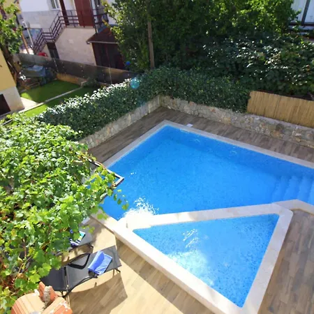 Apartman Lili Mit Pool, Grill Und Parkplatz