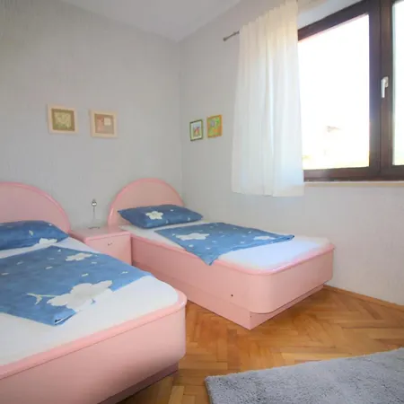 Apartman Lili Mit Pool, Grill Und Parkplatz Poreč