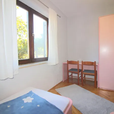 Lili Mit Pool, Grill Und Parkplatz Apartman *